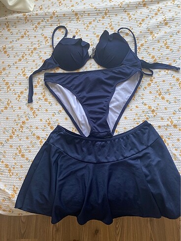 Etekli Bikini Takımı