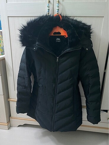 Zara kuş tüyü oturtmalı kürklü kaban