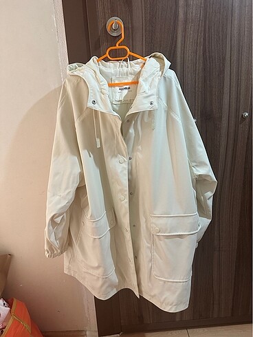 Pull Bear yağmurluk