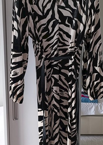 xl Beden Zebra Desenli Elbise