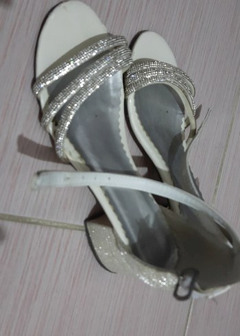 35 noBeyaz Blok Topuklu kiz cocuk Abiye Ayakkabı - Görsel 3