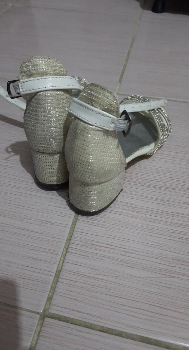 35 noBeyaz Blok Topuklu kiz cocuk Abiye Ayakkabı - Görsel 2