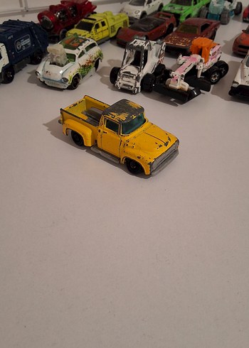 Matchbox Sarı Oyuncak Kamyonet - Görsel 2