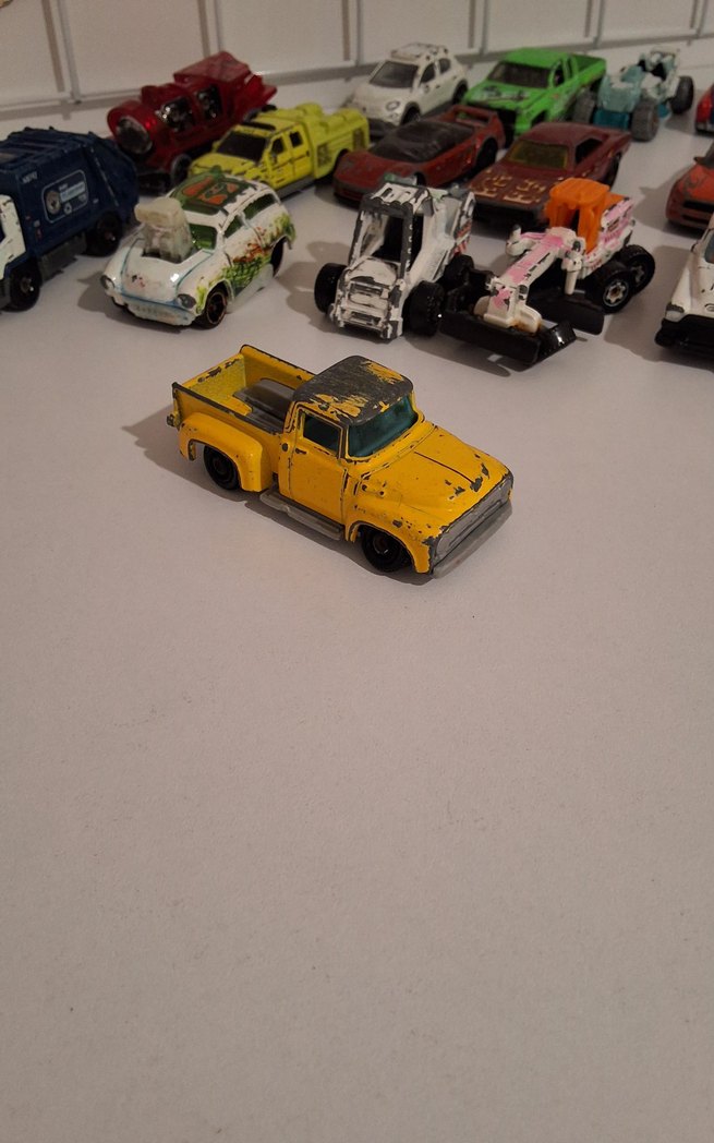 Matchbox Sarı Oyuncak Kamyonet - Görsel 2