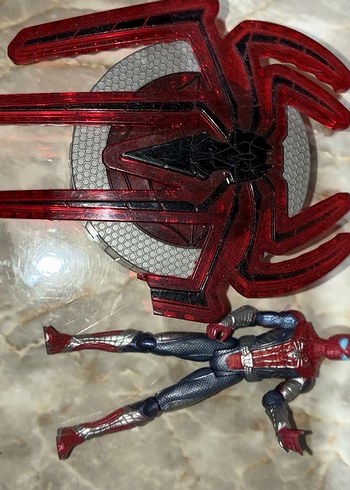 Kırmızı-Koyu Örümcek Adam Aksiyon Figürü