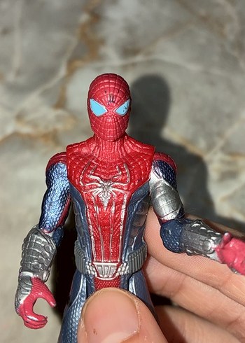 Kırmızı-Koyu Örümcek Adam Aksiyon Figürü - Görsel 3
