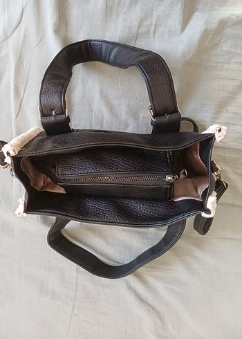 Kemer Detaylı Siyah Deri Kadın Çanta - Görsel 2