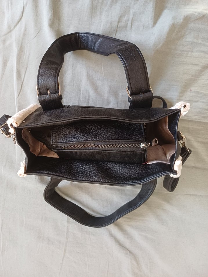 Kemer Detaylı Siyah Deri Kadın Çanta - Görsel 2