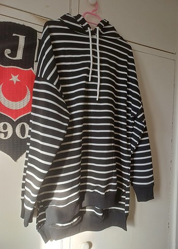 Çizgili Kapüşonlu Siyah Sweatshirt - Görsel 2