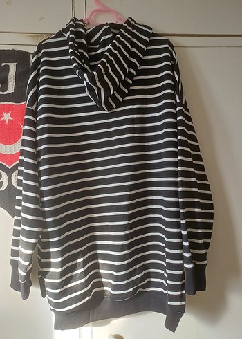 Çizgili Kapüşonlu Siyah Sweatshirt - Görsel 3