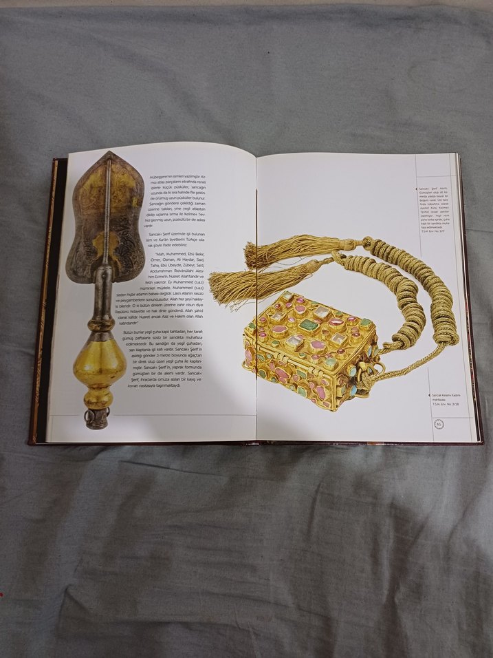 Hırka-i Saadet Dairesi ve Mukaddes Emanetler Kitabı - Görsel 3