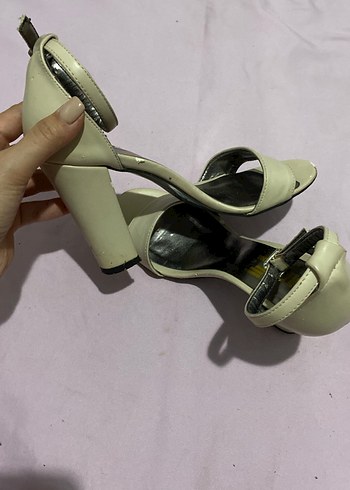 Bej Tokalı kalın Topuklu Kadın Ayakkabı - Görsel 4