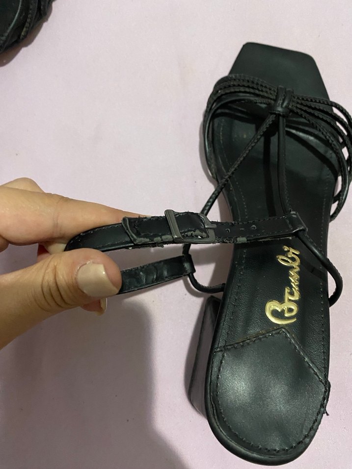 Kare Burunlu Siyah Topuklu Sandalet - Görsel 3