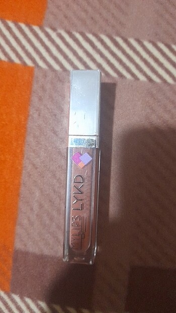Lykd likit gloss/ruj 
