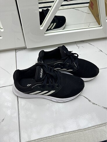 Adidas kadın spor ayakkabı