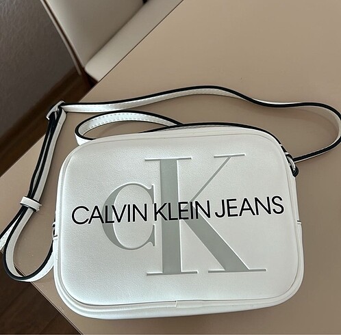 Calvin klein beyaz çanta