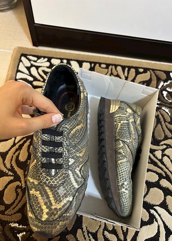 Desenli Kadın Spor Ayakkabı - Görsel 2