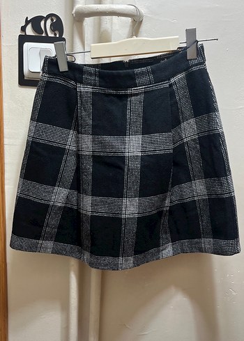 Ekose Desenli Siyah Piliseli Midi Etek - Görsel 3