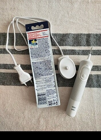 Beden Oral b vitality d100 şarjlı diş fırçası ve başlık