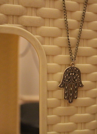 Accessorize fatmanın eli kolye