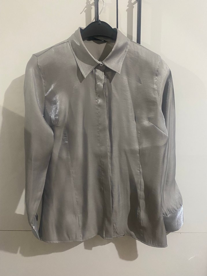 Gri Saten Düğmeli Kadın Gömlek - Görsel 4