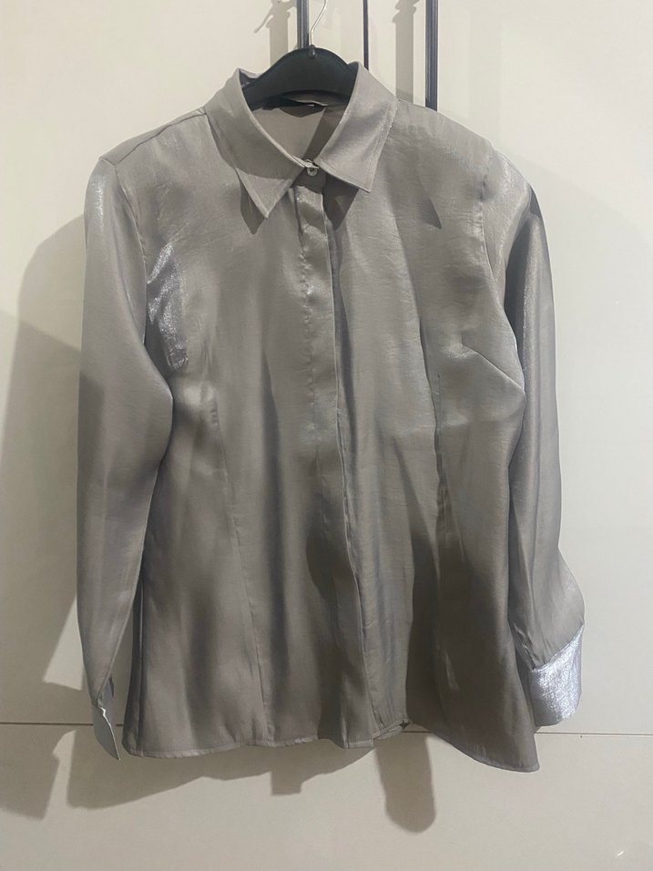 Gri Saten Düğmeli Kadın Gömlek - Görsel 2
