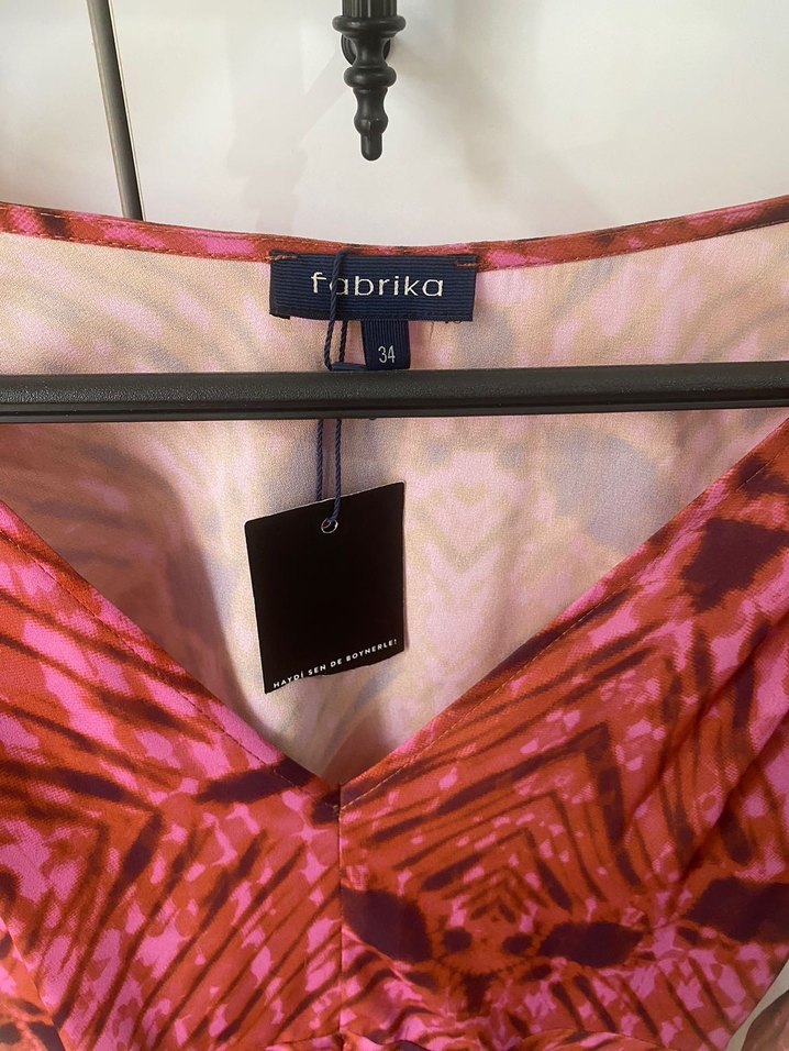 Fabrika Desenli Mini Elbise - Görsel 5