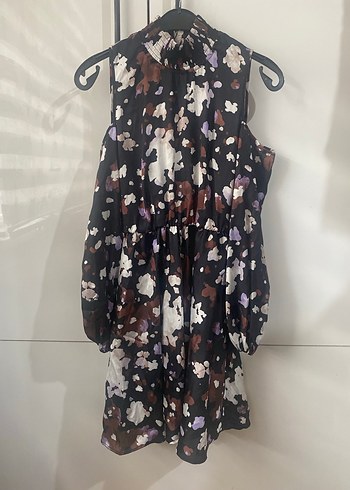 Fabrika omzu açık elbise - Görsel 7