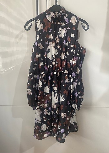 Fabrika omzu açık elbise - Görsel 5