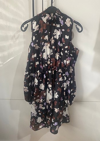 Fabrika omzu açık elbise - Görsel 6