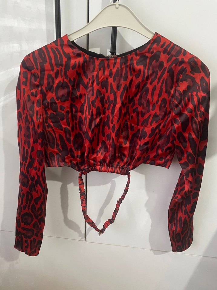 Kırmızı Leopar Desenli Deri Halter Yaka Bluz - Görsel 5