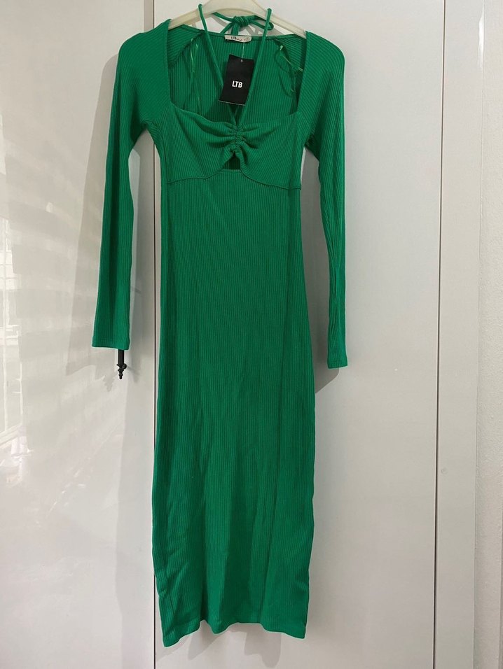 Yeşil V Yaka İnce Askılı Uzun Triko Elbise - Görsel 3