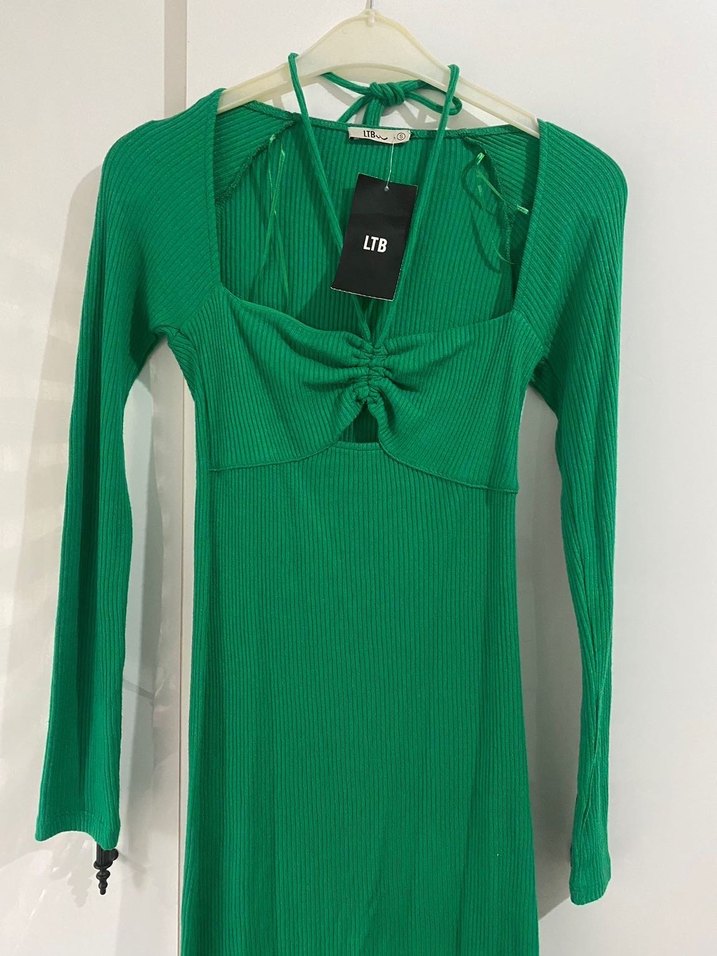 Yeşil V Yaka İnce Askılı Uzun Triko Elbise - Görsel 4