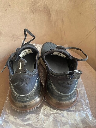 35,5 Beden siyah Renk Air Max 270