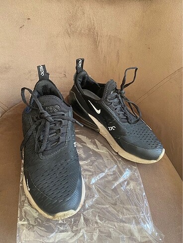 35,5 Beden Air Max 270