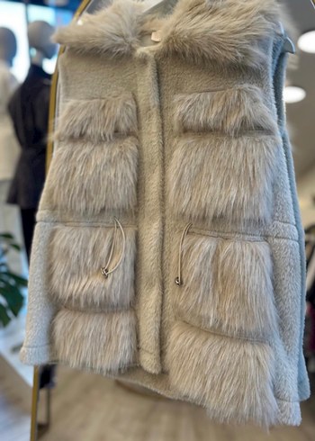 Kürk Detaylı Bej Kadın Yelek - Görsel 2