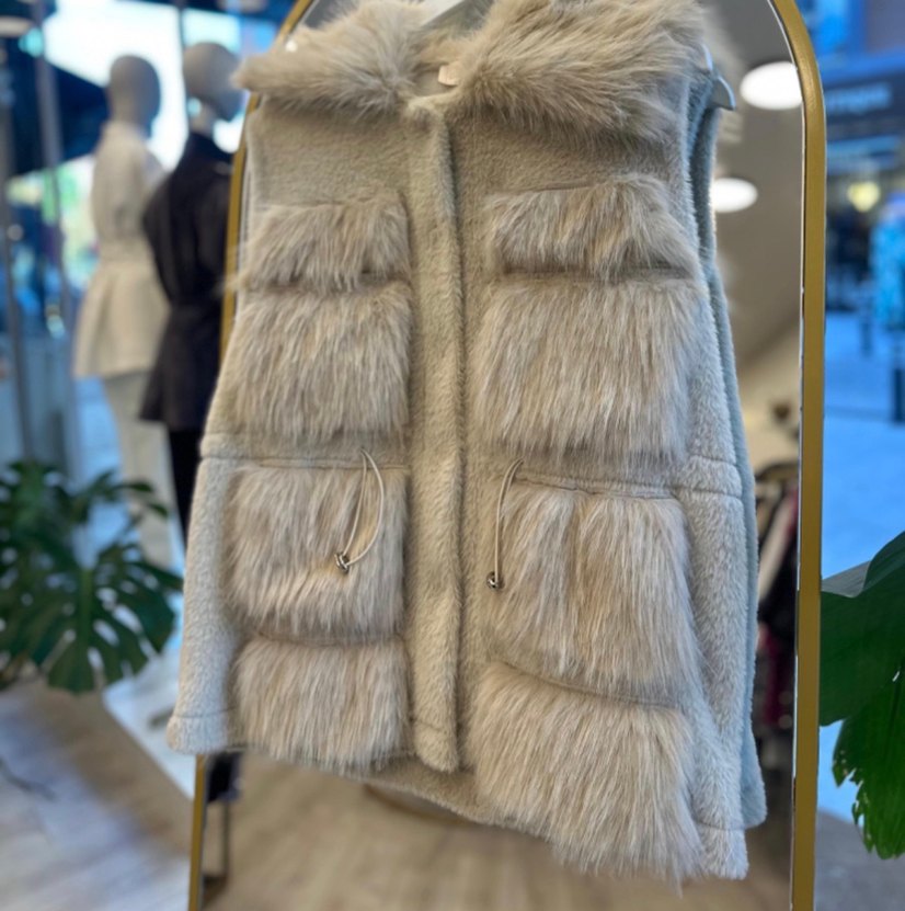 Kürk Detaylı Bej Kadın Yelek - Görsel 2