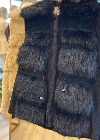 Siyah Kürklü Kadın Yelek - Görsel 2