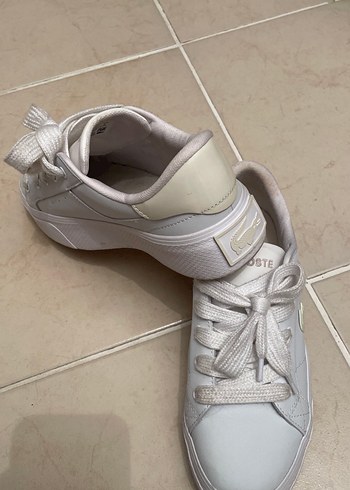 Lacoste ürünü