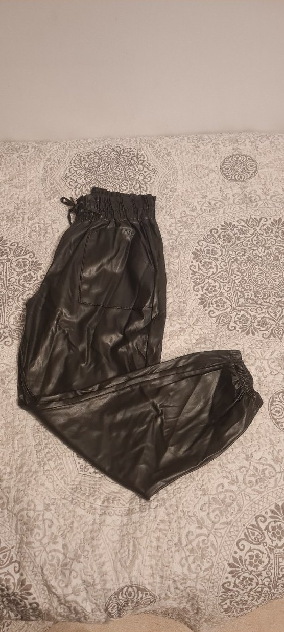 Kadın Siyah Deri Midi Kemerli Bol Kesim Pantolon - Görsel 2