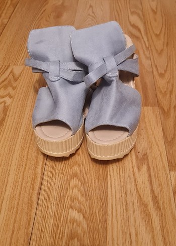 Bej Süet Tokalı Kadın Dolgu Topuklu Ayakkabı - Görsel 3