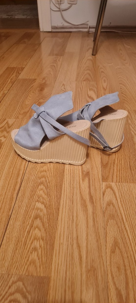 Bej Süet Tokalı Kadın Dolgu Topuklu Ayakkabı - Görsel 2