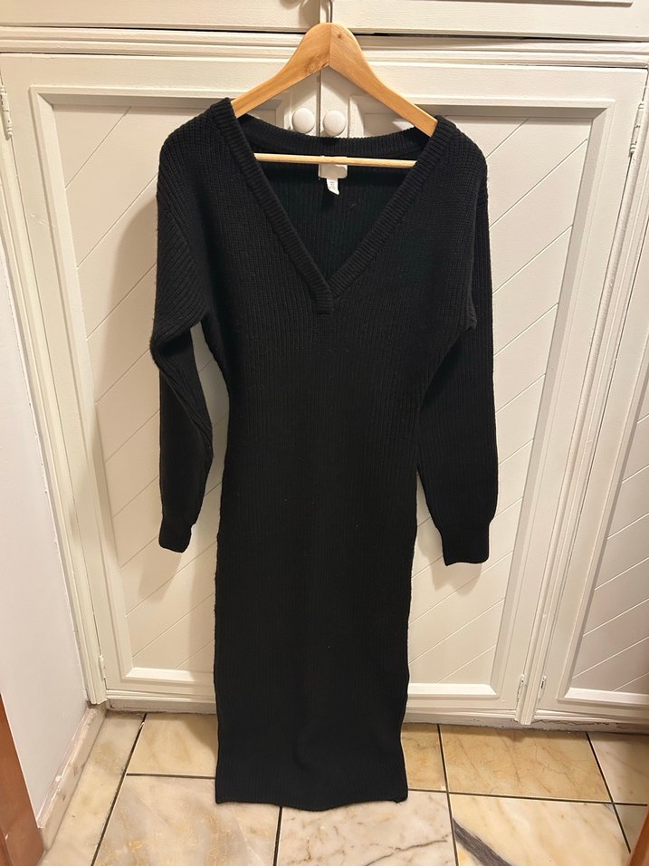 Siyah V Yaka Uzun Triko Elbise - Görsel 2