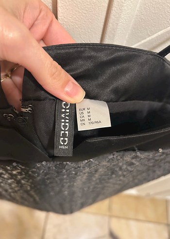 Pul Detaylı Siyah Mini Elbise - Görsel 3