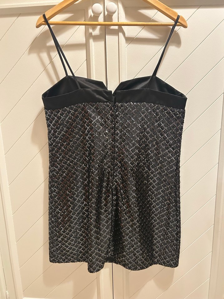 Pul Detaylı Siyah Mini Elbise - Görsel 2