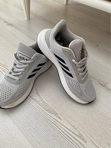 Adidas Kadın spor ayakkabı