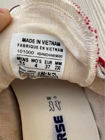 37 Beden kırmızı Renk Kadın converse