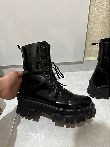 Zara Postal bot