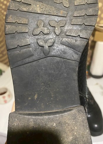 Yılan Desenli Siyah Gotik Kadın Botu - Görsel 3