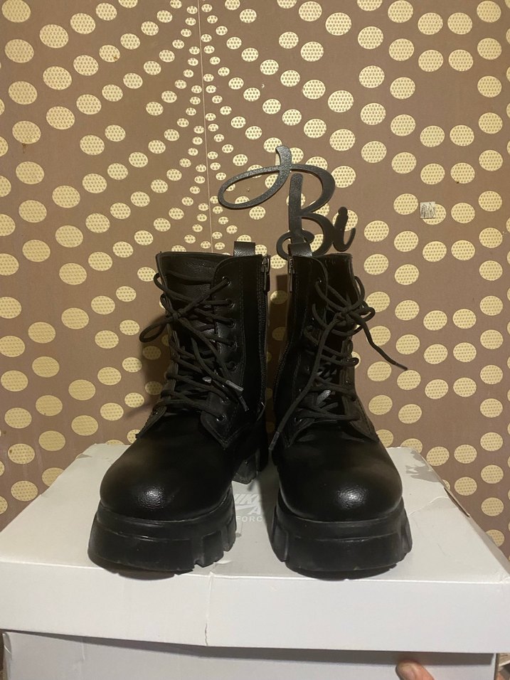 Siyah Platform Topuklu Gotik Kadın Botları - Görsel 2